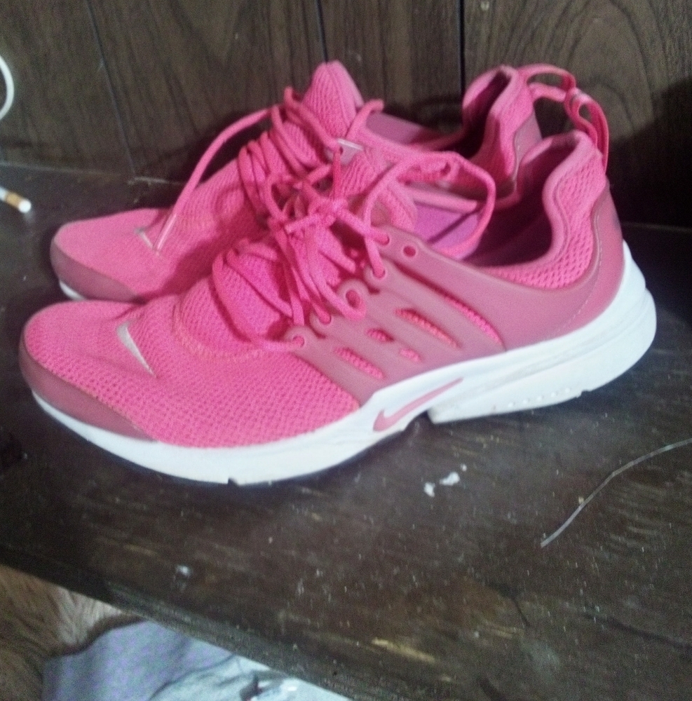 Girls nike size 8
